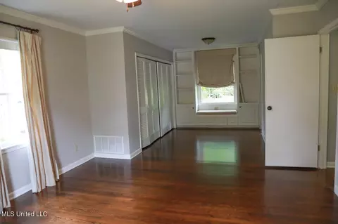 Bedroom - 915 Briarwood Dr, Jackson, MS 39211 photo 5 of 5