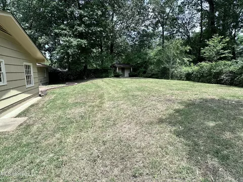 Exterior - 915 Briarwood Dr, Jackson, MS 39211 photo 5 of 6