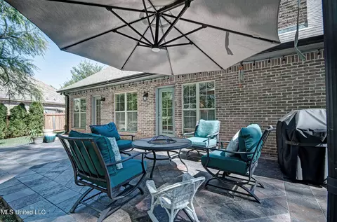 Exterior - 239 E Pinebrook Dr, Brandon, MS 39047 photo 5 of 5