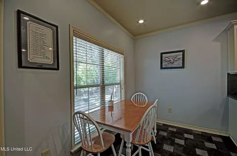 Dining - 239 E Pinebrook Dr, Brandon, MS 39047 photo 1 of 1