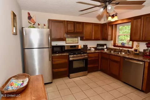 206 E Old Pass Rd, Long Beach, MS 39560 photo 5