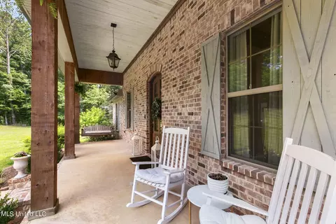 Exterior - 289 John Hill Rd, Brandon, MS 39047 photo 6 of 25