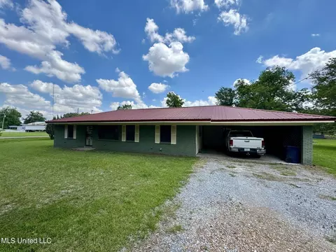 205 Shamrock Dr, Tutwiler, MS 38963