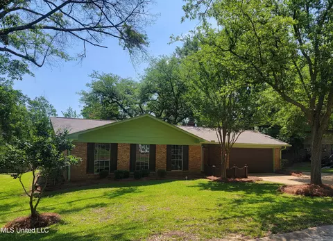 213 Kitchings Dr, Clinton, MS 39056