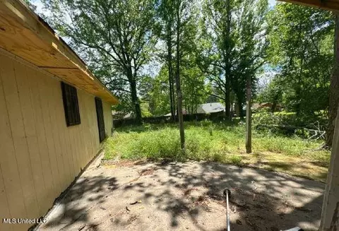 5233 Brookhollow Dr, Jackson, MS 39212 photo 2