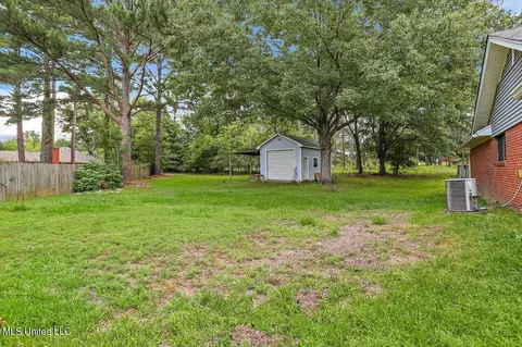 Exterior - 214 Oak Bnd, Madison, MS 39110 photo 11 of 12