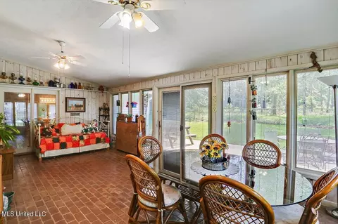 Exterior - 214 Oak Bnd, Madison, MS 39110 photo 5 of 12