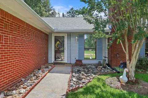 Exterior - 214 Oak Bnd, Madison, MS 39110 photo 4 of 12