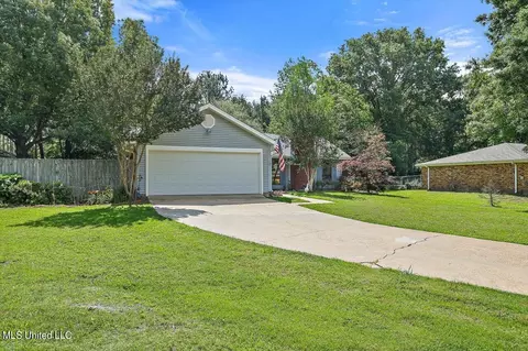 Exterior - 214 Oak Bnd, Madison, MS 39110 photo 3 of 12
