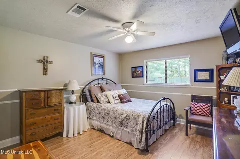 Bedroom - 214 Oak Bnd, Madison, MS 39110 photo 3 of 4