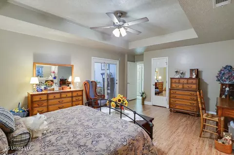 Bedroom - 214 Oak Bnd, Madison, MS 39110 photo 2 of 4