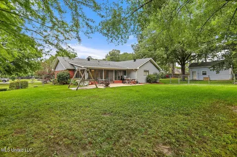 Exterior - 214 Oak Bnd, Madison, MS 39110 photo 9 of 12