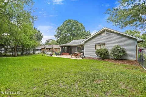 Exterior - 214 Oak Bnd, Madison, MS 39110 photo 10 of 12