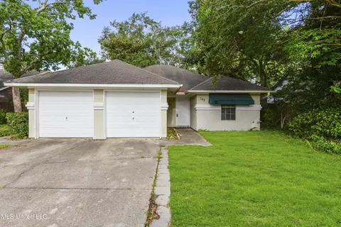 749 Whitney Dr, Biloxi, MS 39532