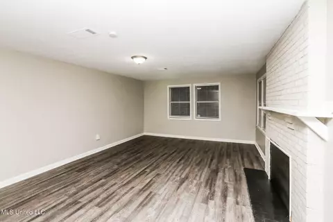 Living - 4306 Hanging Moss Rd, Jackson, MS 39206 photo 3 of 3