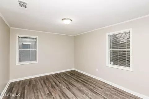 Bedroom - 4306 Hanging Moss Rd, Jackson, MS 39206 photo 2 of 3
