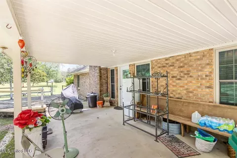 Exterior - 179 Keriville Dr, Byram, MS 39272 photo 5 of 6