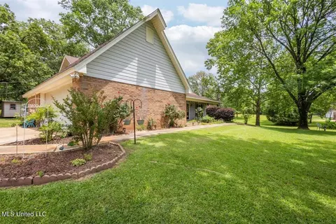 Exterior - 179 Keriville Dr, Byram, MS 39272 photo 3 of 6