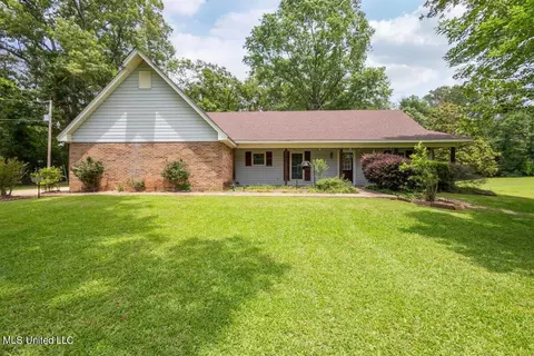 179 Keriville Dr, Byram, MS 39272