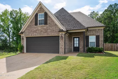 1074 Mcmillan Rd, Southaven, MS 38671