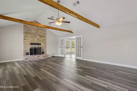 Living - 6306 Davis Rd, Long Beach, MS 39560 photo 2 of 4