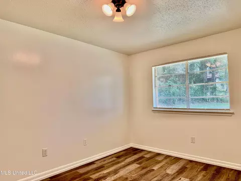 1564 Wingfield Dr, Jackson, MS 39204 photo 9