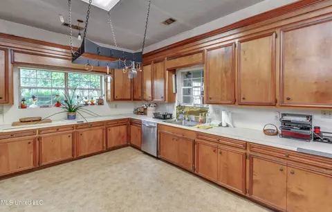Kitchen - 601 Scr 64a, Mize, MS 39116 photo 9 of 10