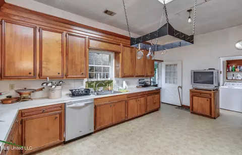 Kitchen - 601 Scr 64a, Mize, MS 39116 photo 10 of 10