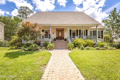 1117 Halstead Bayou Dr, Ocean Springs, MS 39564