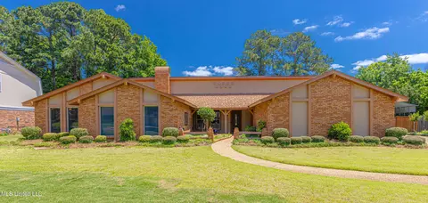 128 Westlake Dr, Brandon, MS 39047