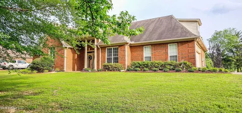 2045 Tall Tree Dr, Horn Lake, MS 38637