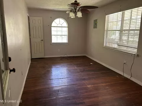 3101 Bellview Ave, Moss Point, MS 39563 photo 5