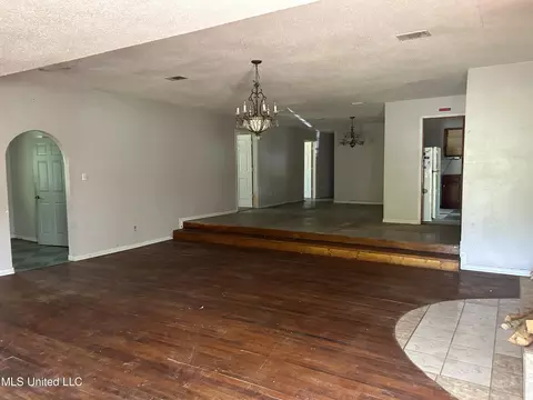 3101 Bellview Ave, Moss Point, MS 39563 photo 3
