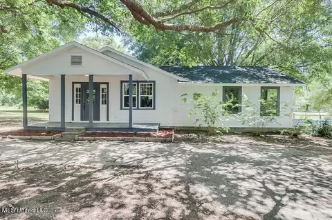 20471 Twin Lakes Dr, Saucier, MS 39574