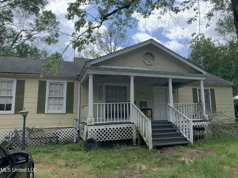 127 Lea Cir, Jackson, MS 39204 photo 1