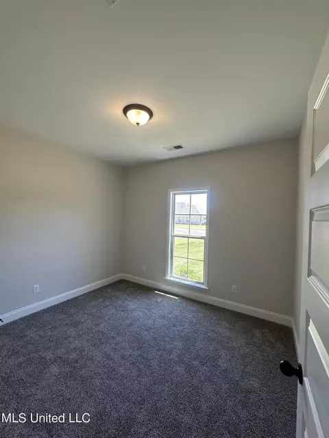 Bedroom - 818 Andys Way Dr, Hernando, MS 38632 photo 2 of 3