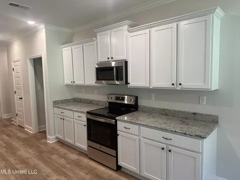 Kitchen - 818 Andys Way Dr, Hernando, MS 38632 photo 1 of 3