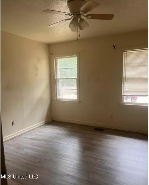 547 Daniel Cir, Jackson, MS 39212 photo 8