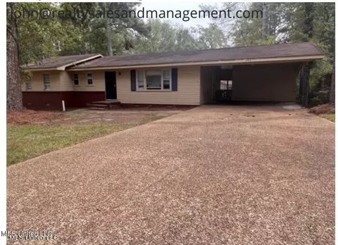 547 Daniel Cir, Jackson, MS 39212