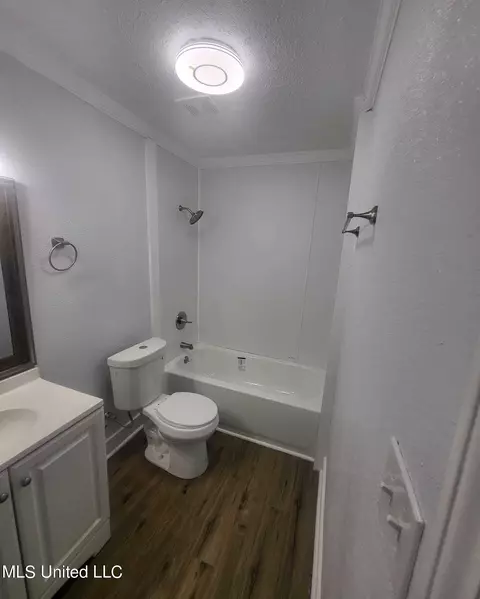 Bath - 521 Launcelot Rd, Jackson, MS 39206 photo 1 of 1