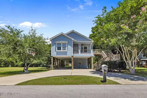 2119 Choctaw Ave, Pascagoula, MS 39567