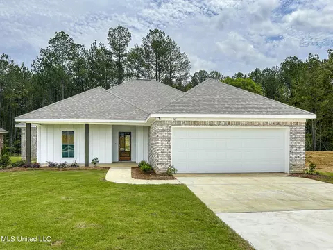 941 Riverside Ln, Pearl, MS 39208