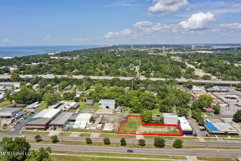 261 Caillavet St, Biloxi, MS 39530