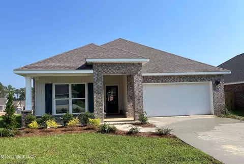 17940 Kelso Dr, D'iberville, MS 39540