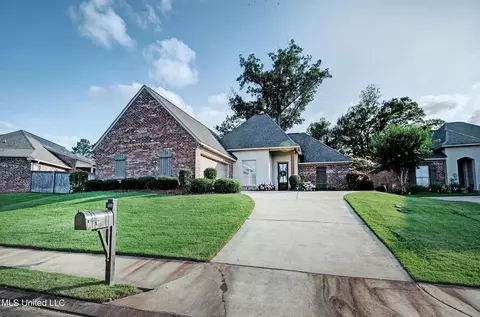 139 Martinique Dr, Madison, MS 39110 photo 2