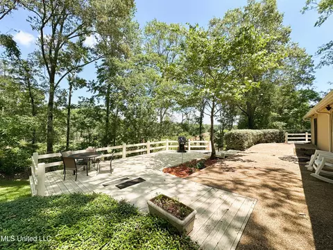 Exterior - 242 Lancaster Ct, Brandon, MS 39047 photo 3 of 5