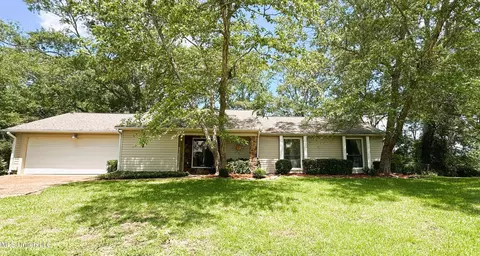 242 Lancaster Ct, Brandon, MS 39047