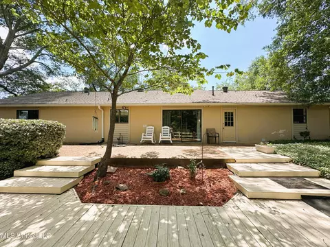 Exterior - 242 Lancaster Ct, Brandon, MS 39047 photo 4 of 5