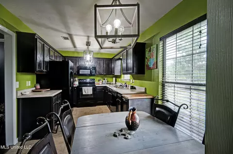 Kitchen - 118 Cedar Spring Cir, Pearl, MS 39208 photo 1 of 3