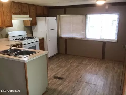 166 Tazan Ave, Florence, MS 39073 photo 6
